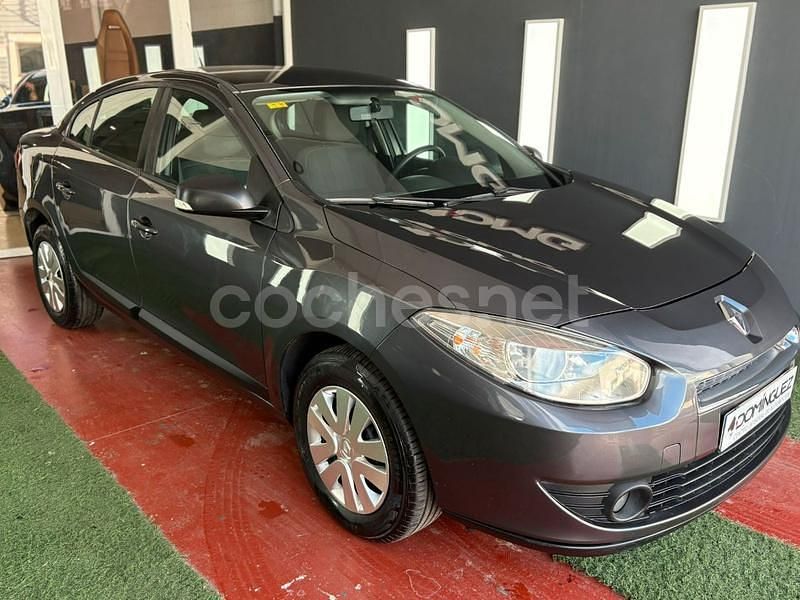 Usado Renault Fluence Dynamique 105 CV (77 kW) 2010 Gris / plata Berlina