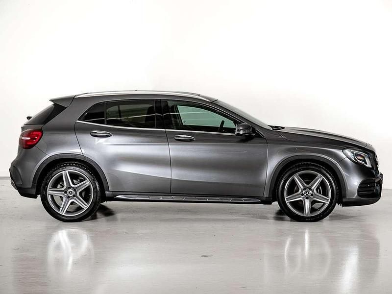 Usado Mercedes GLA200 136 CV (100 kW) 2019 Gris SUV