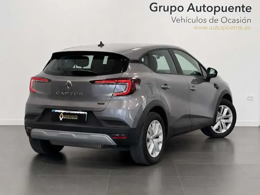 Usado Renault Captur Evolution 145 CV (106 kW) 2022 Gris SUV