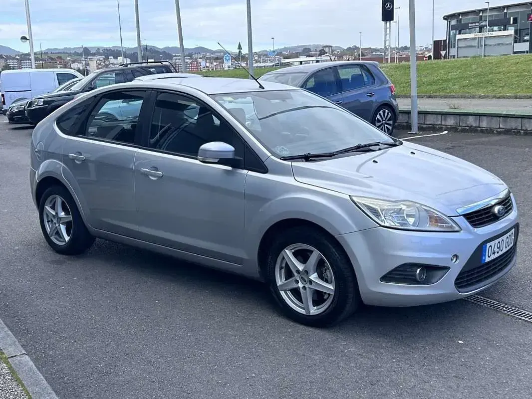 Używany Ford Focus Trend 116 KM (85 kW) 2008 Szary Hatchback