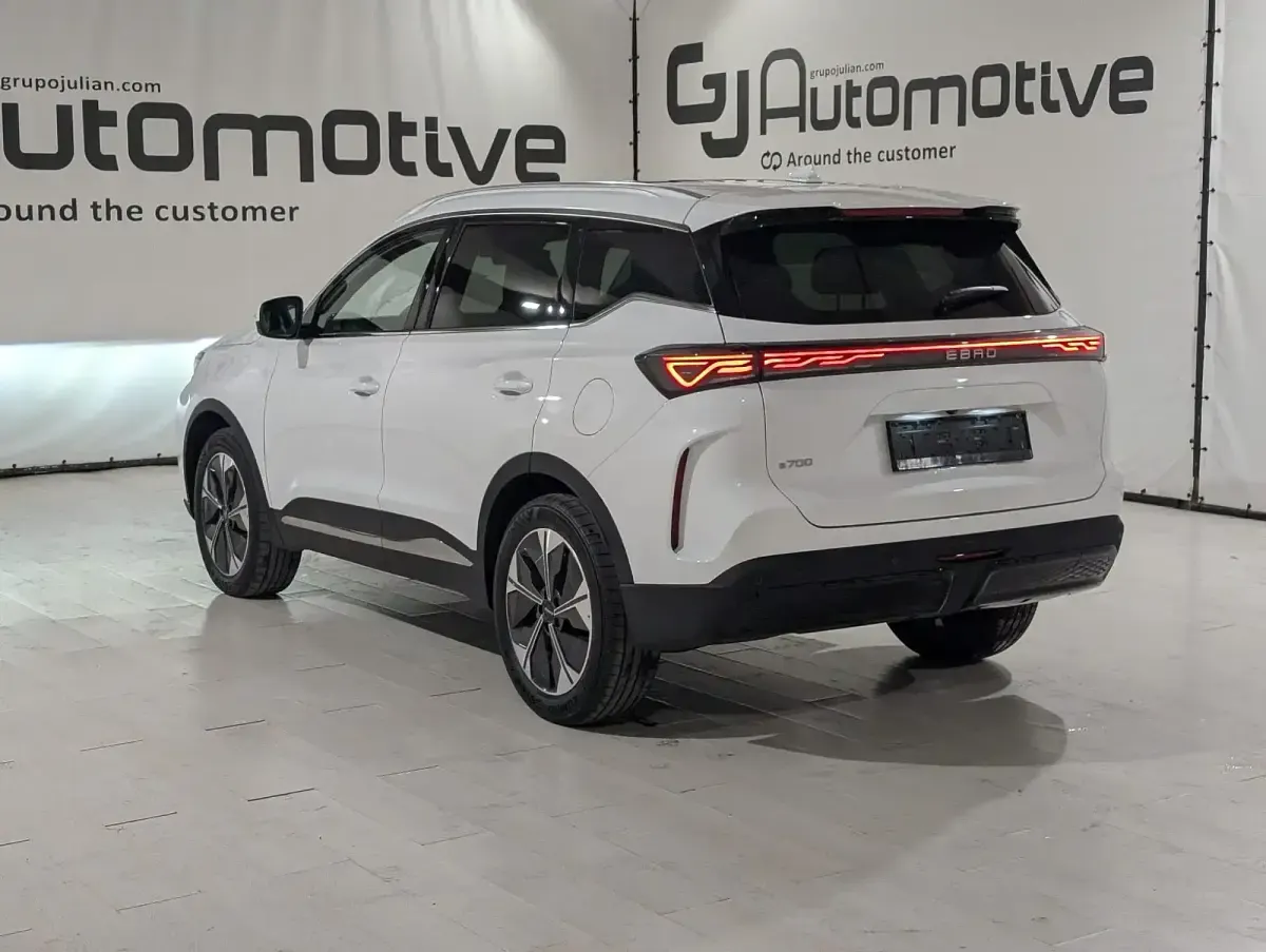 Nuevo Ebro s700 Luxury 147 CV (108 kW) 2025 Blanco SUV