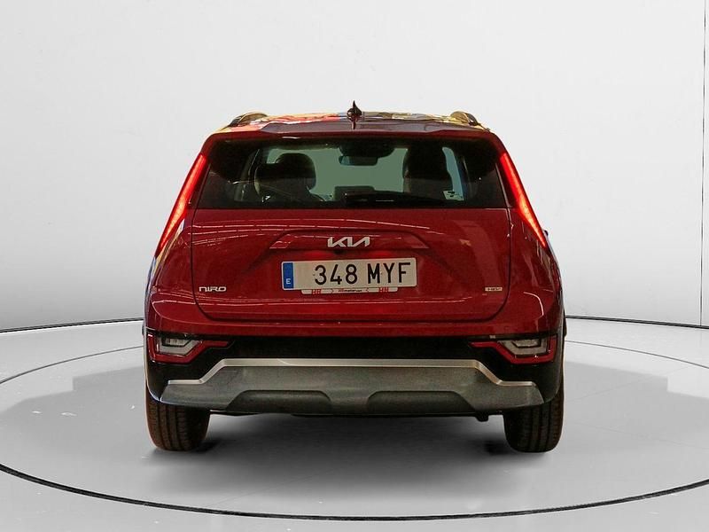 Usado Kia Niro 129 CV (94 kW) 2025 Rojo SUV