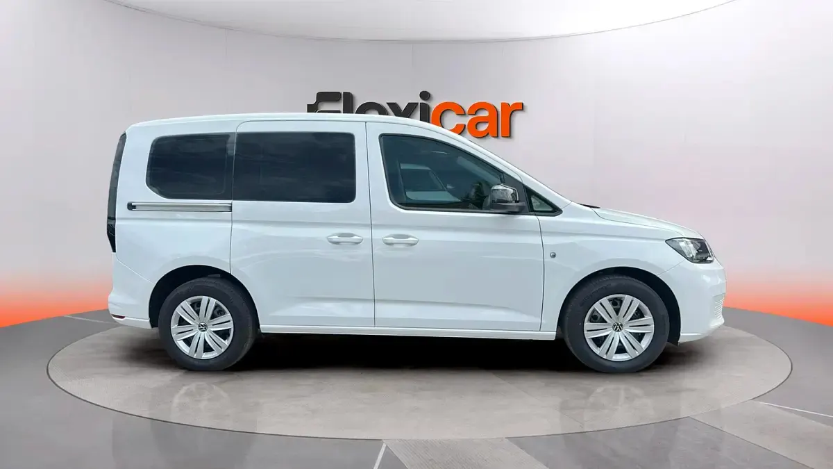 Usado VW Caddy 102 CV (75 kW) 2024 Blanco Monovolumen