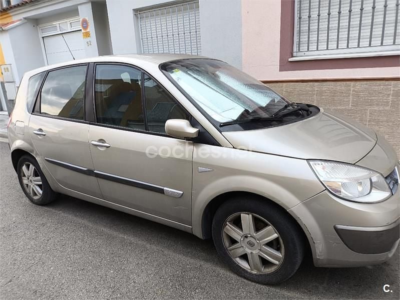 Beige Usado 2006 Renault Scénic II Dynamique Monovolumen | 4500 € (Precio justo) - Imagen 1/4