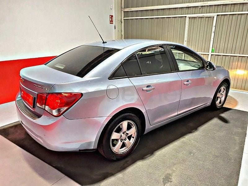 Usado Chevrolet Cruze 113 CV (83 kW) 2010 Azul Berlina