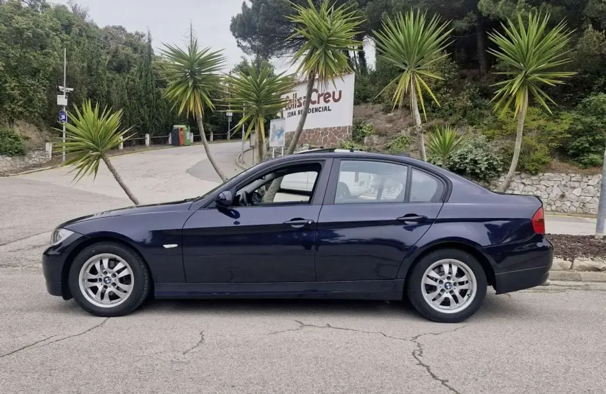 Usado BMW 320 150 CV (110 kW) 2007 Azul Berlina