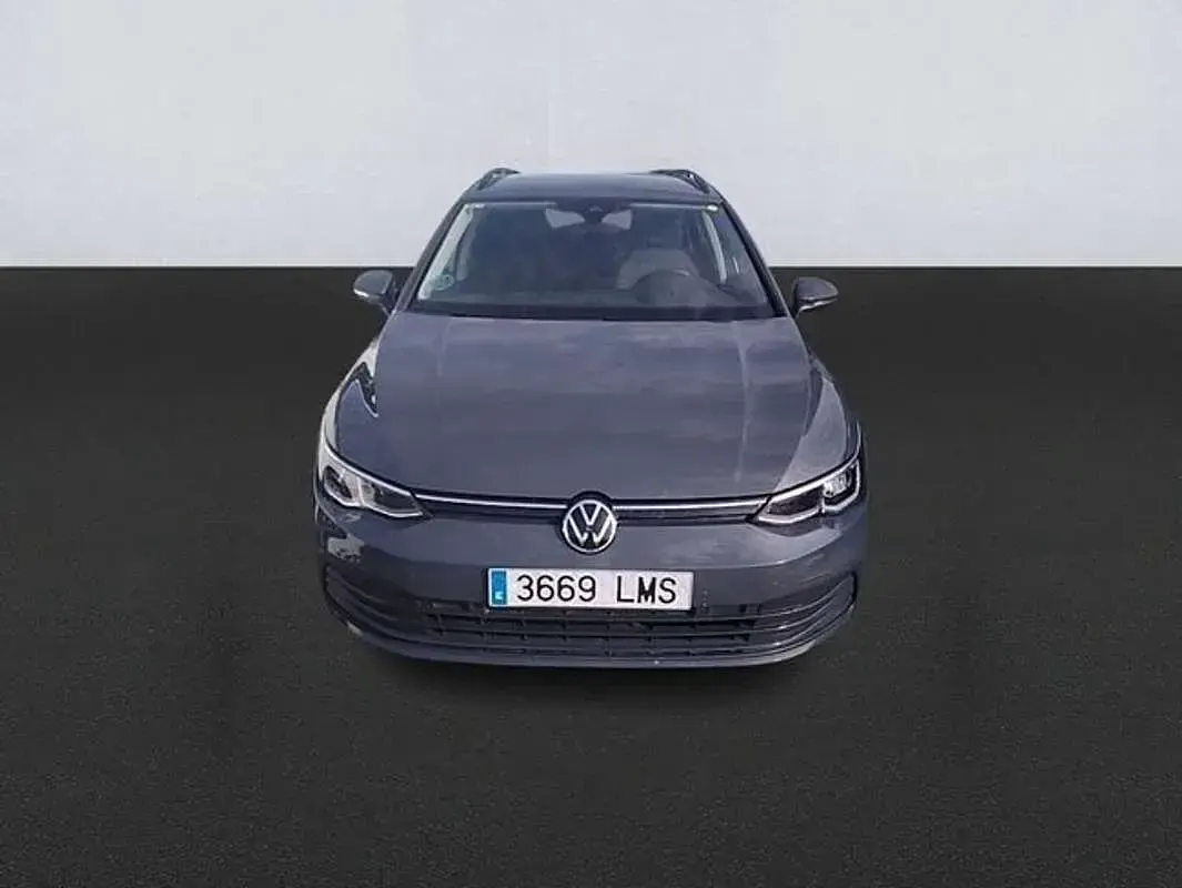 Usado VW Golf VIII Life 116 CV (85 kW) 2021 Gris Familiar