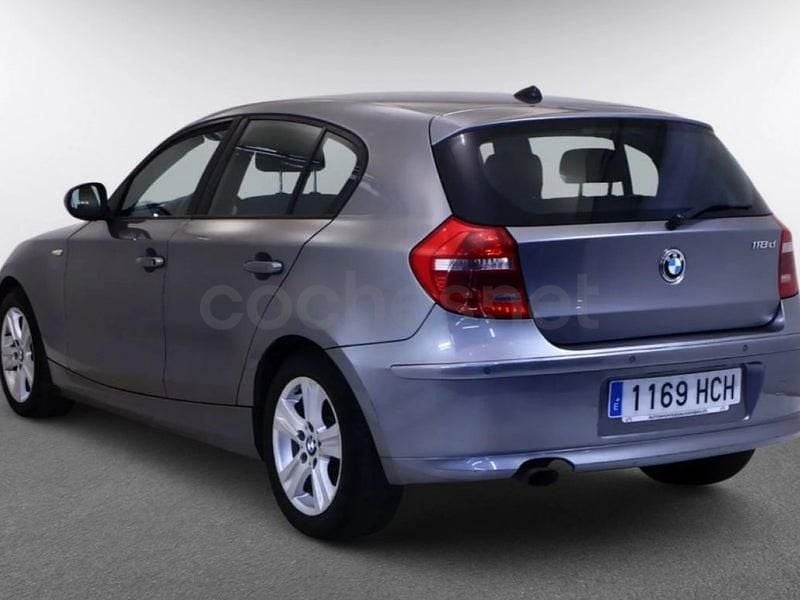 Usado BMW 118 143 CV (105 kW) 2011 Gris / plata Utilitario