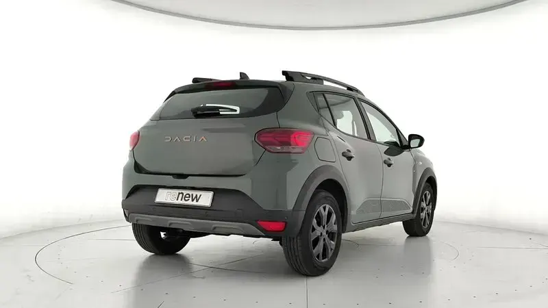 Usado Dacia Sandero Extreme 100 CV (73 kW) 2025 Verde Berlina