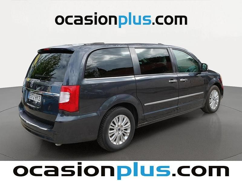 Usado Lancia Voyager Platinum 178 CV (130 kW) 2014 Negro Monovolumen