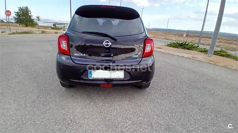 Usado Nissan Micra Premium Edition 80 CV (58 kW) 2014 Granate Utilitario