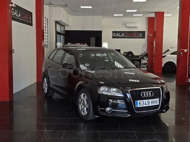 Usado Audi A3 Ambiente 140 CV (102 kW) 2012 Negro Utilitario