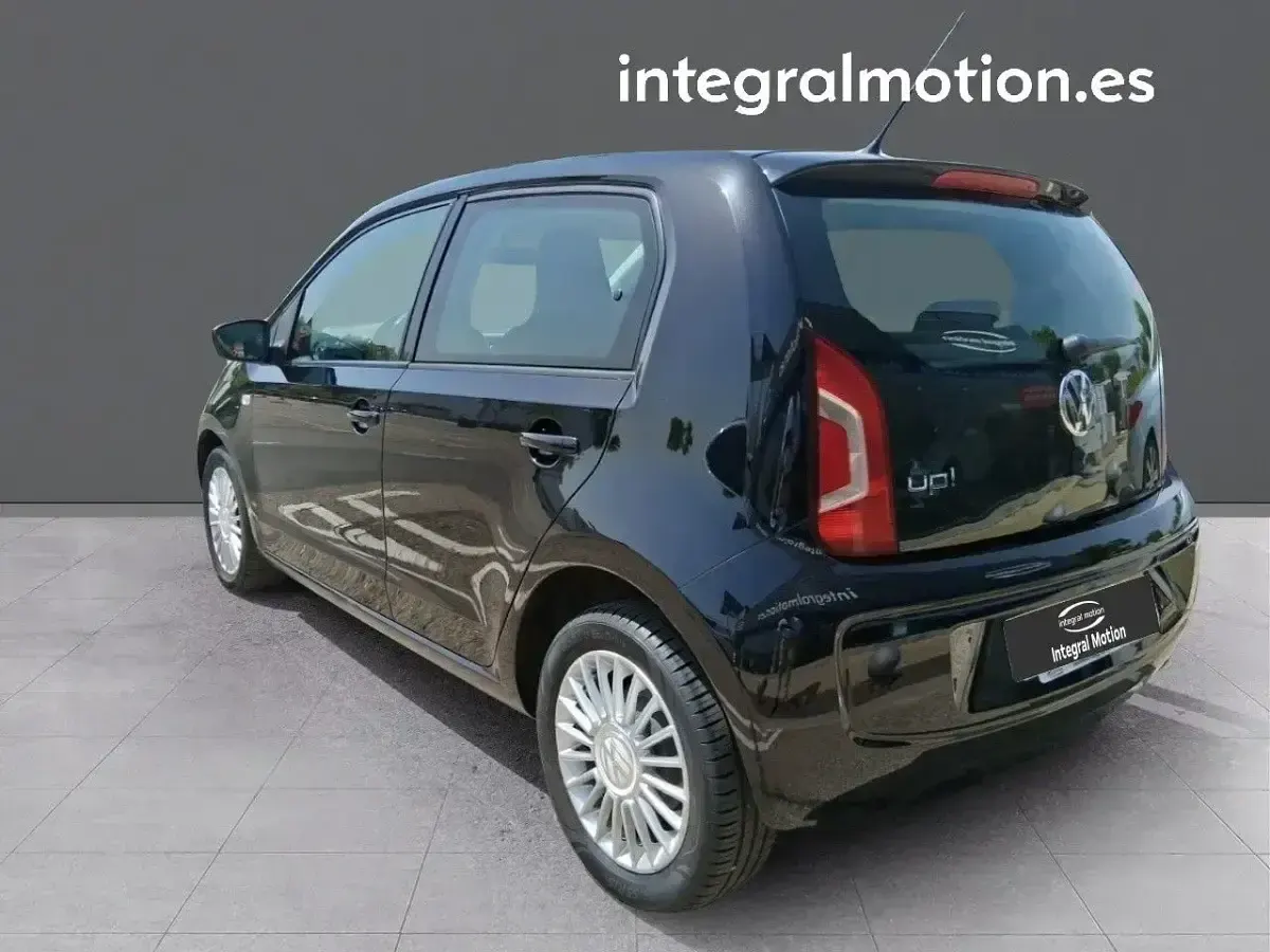 Usado VW up! move up! 59 CV (43 kW) 2015 Negro Utilitario