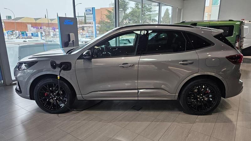 Nuevo Ford Kuga ST-Line X 243 CV (178 kW) 2025 Gris / plata SUV