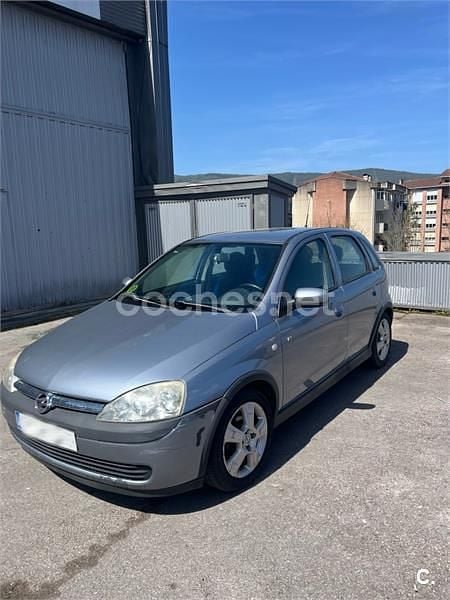 Usado Opel Corsa 75 CV (55 kW) 2004 Gris / plata Utilitario