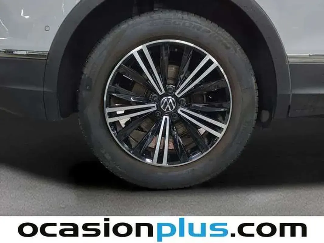 Usado VW Tiguan Life 150 CV (110 kW) 2022 Blanco SUV