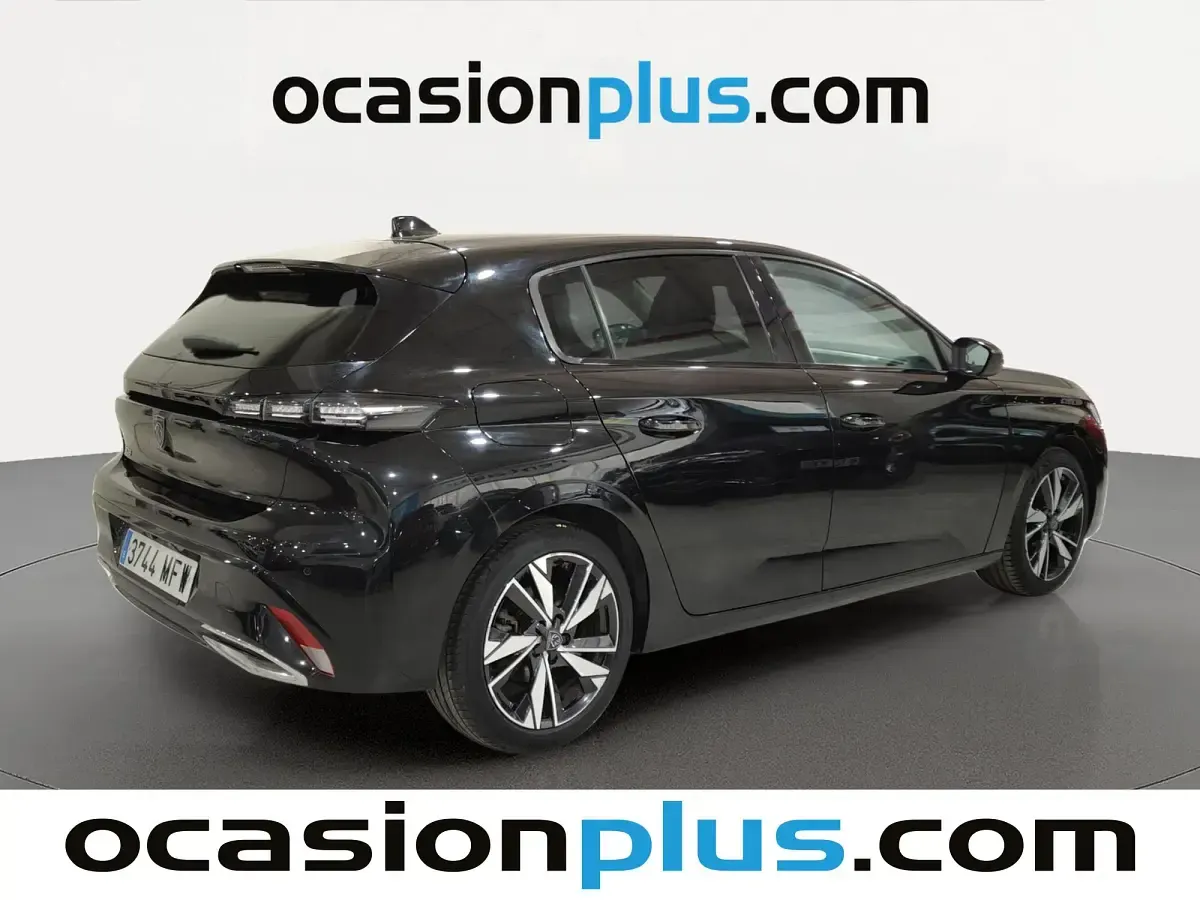 Usado Peugeot 308 Allure 131 CV (96 kW) 2023 Negro Utilitario