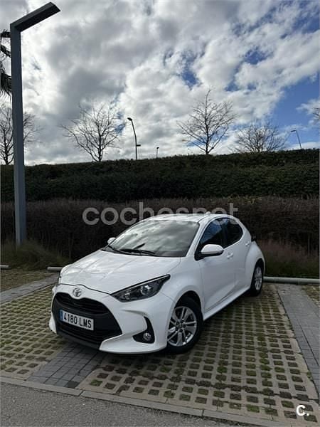 Blanco Usado 2021 Toyota Yaris Berlina | 17.250 € (Precio justo) - Imagen 1/4