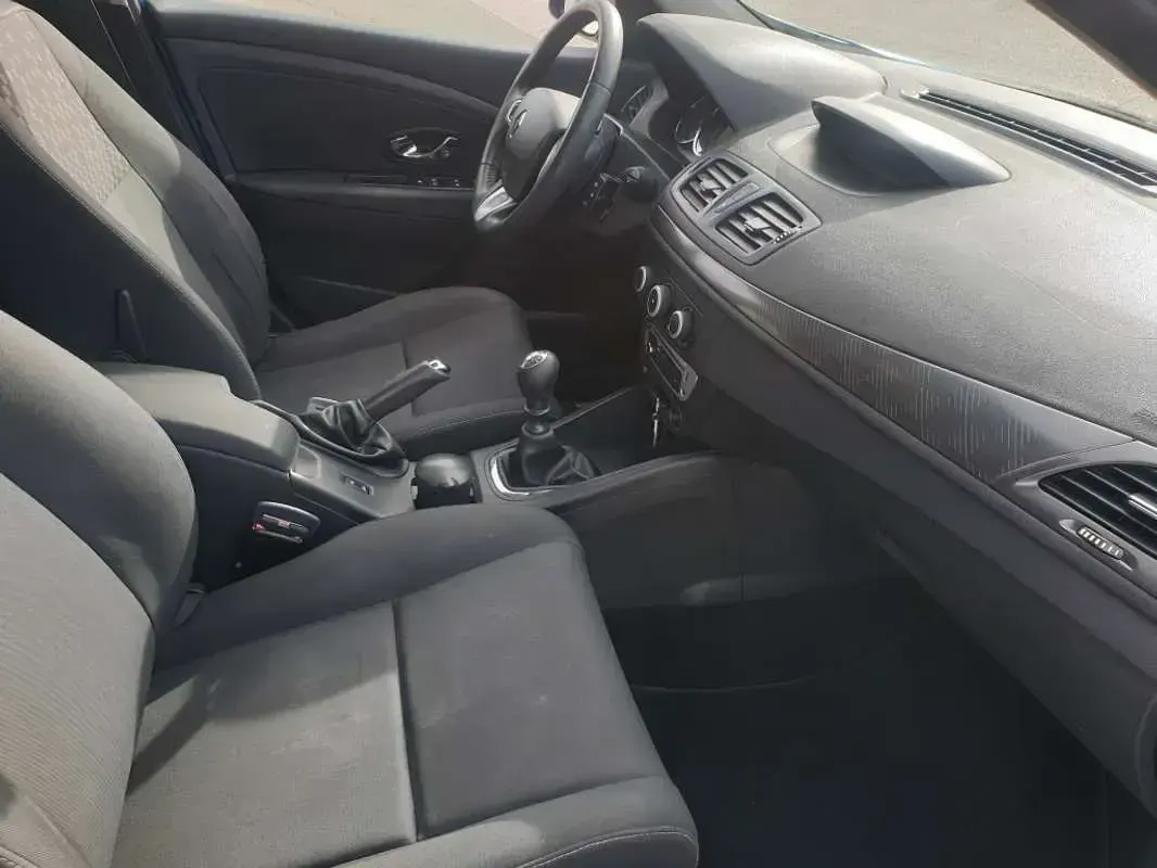 Usado Renault Mégane Dynamique 110 CV (80 kW) 2012 Azul Utilitario