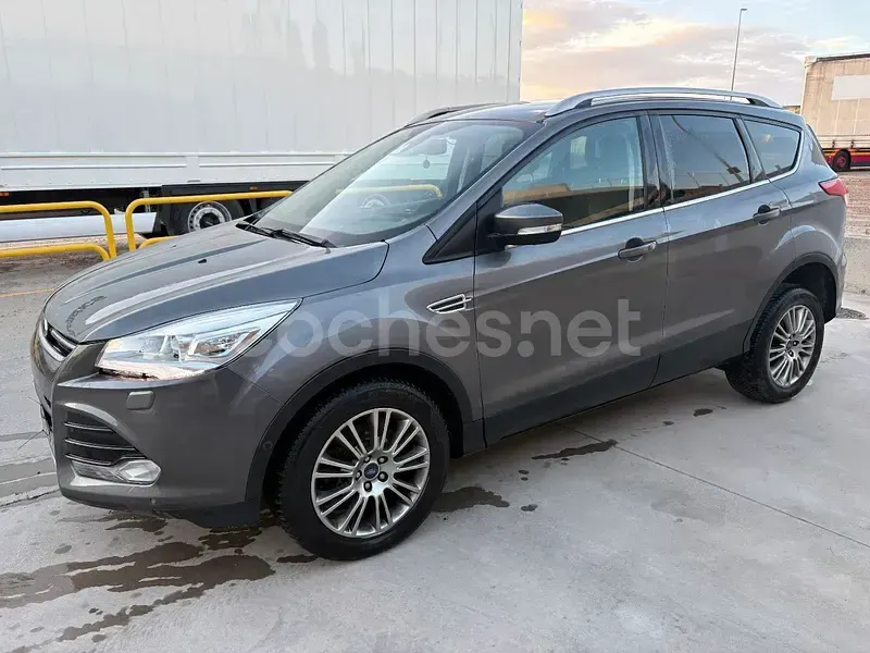 Usado Ford Kuga Titanium 140 CV (102 kW) 2013 Gris / plata SUV