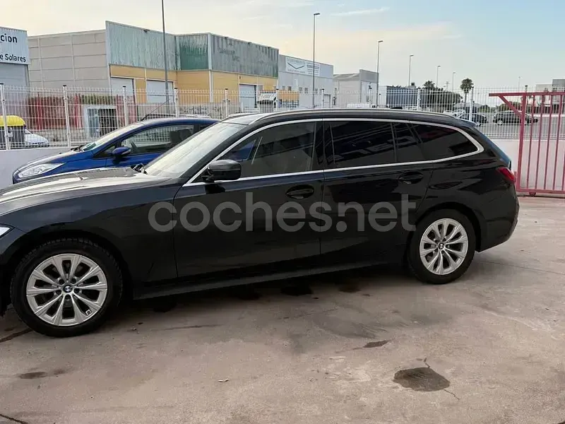 Usado BMW 320 Comfort Edition 190 CV (139 kW) 2020 Negro Familiar