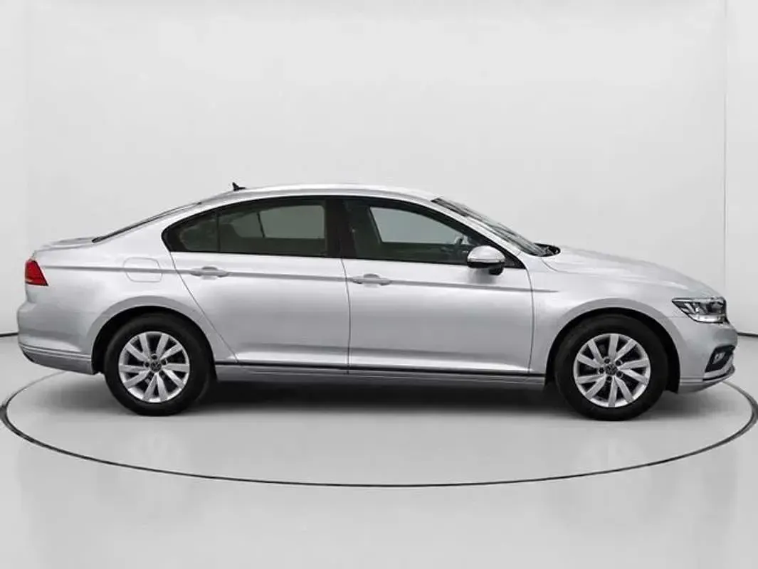 Usado VW Passat Business 122 CV (89 kW) 2020 Gris Berlina