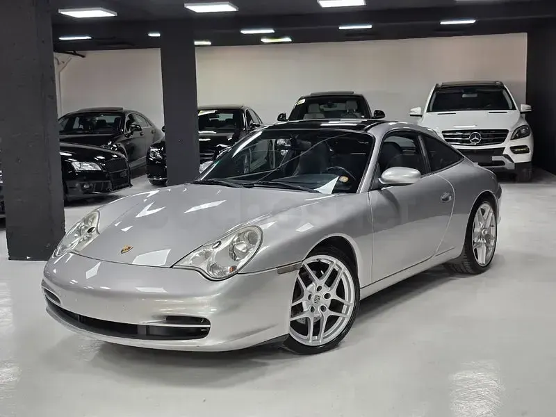 Usado Porsche 911 Carrera 320 CV (235 kW) 2004 Gris / plata Coupe