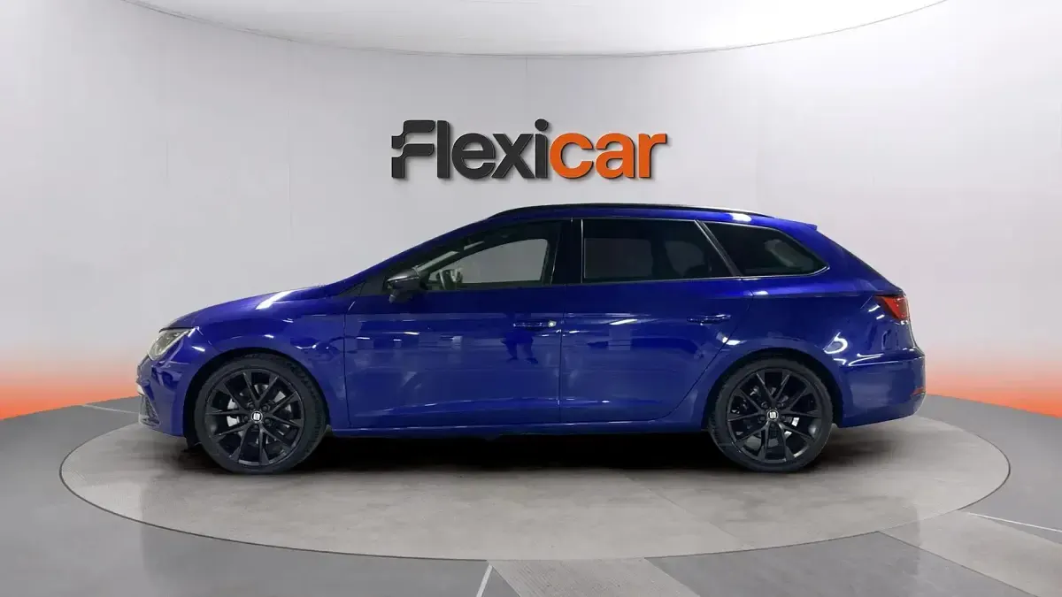 Usado Seat Leon ST FR 150 CV (110 kW) 2020 Azul Familiar