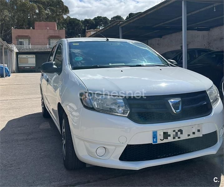 Usado Dacia Logan Ambiance 75 CV (55 kW) 2015 Blanco Berlina