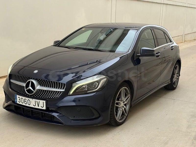Usado Mercedes A200 AMG line 136 CV (100 kW) 2016 Violeta / lila Berlina