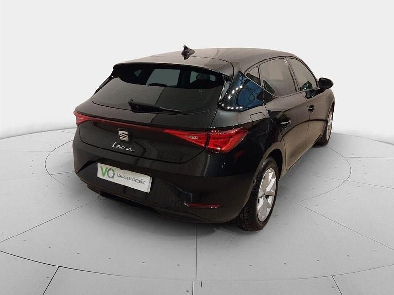 Usado Seat Leon Style 150 CV (110 kW) 2024 Negro Berlina