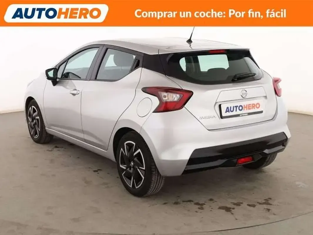 Usado Nissan Micra Acenta 92 CV (67 kW) 2022 Gris Utilitario