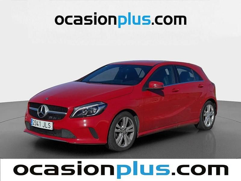 Usado Mercedes A200 Urban 136 CV (100 kW) 2016 Rojo Utilitario