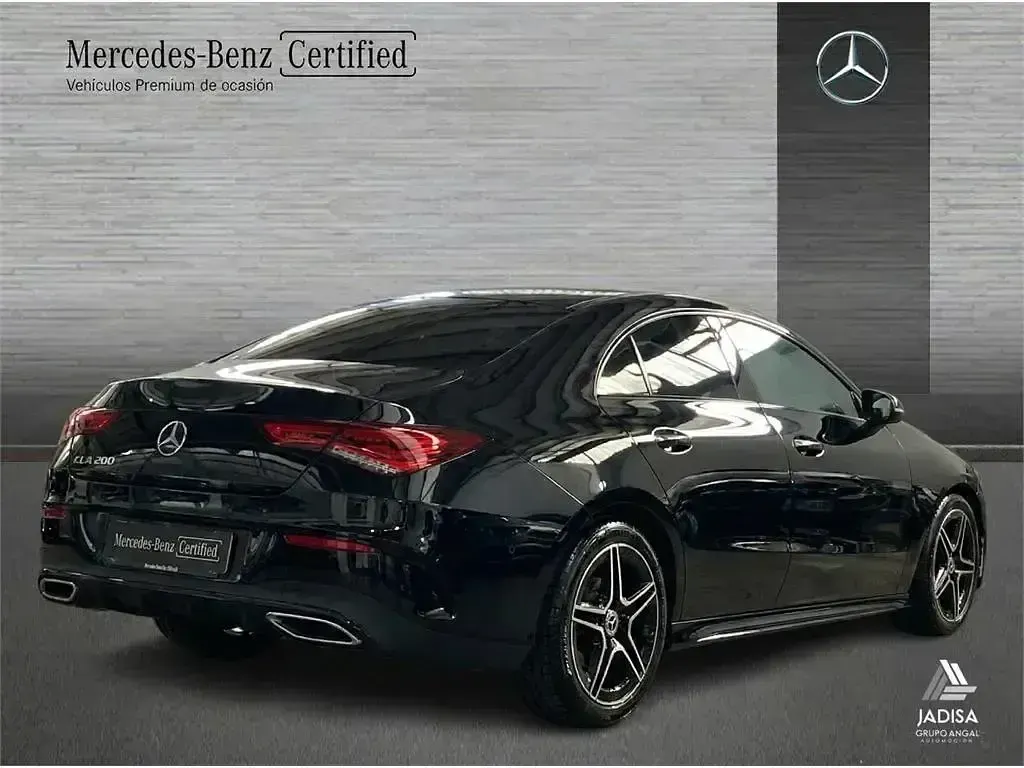 Usado Mercedes CLA200 AMG line 163 CV (119 kW) 2025 Negro Berlina