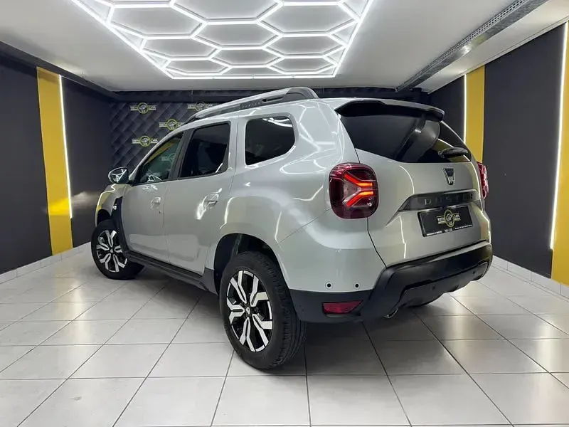 Usado Dacia Duster Comfort 100 CV (73 kW) 2022 Gris / plata SUV