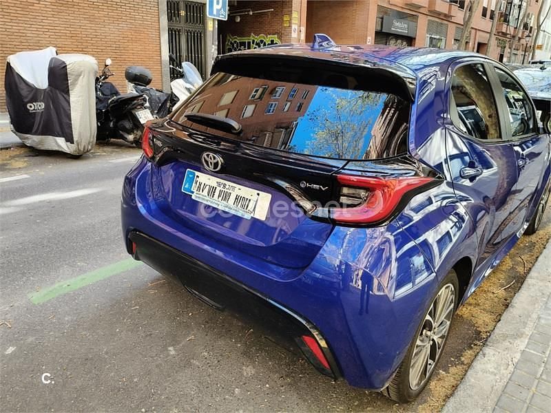 Usado Toyota Yaris Hybrid Style 116 CV (85 kW) 2025 Azul Berlina
