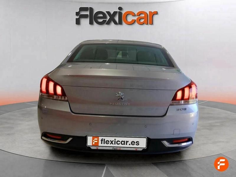 Usado Peugeot 508 Active 120 CV (88 kW) 2017 Gris Berlina