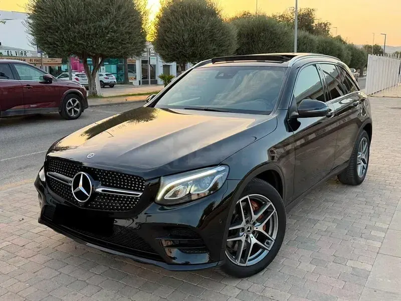 Usado Mercedes GLC220 194 CV (142 kW) 2019 Negro SUV