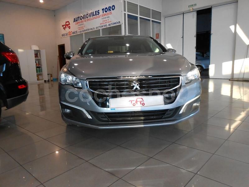 Usado Peugeot 508 Allure 120 CV (88 kW) 2017 Gris / plata Berlina