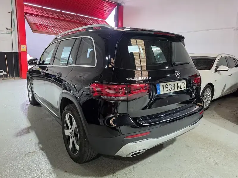 Usado Mercedes GLB200 150 CV (110 kW) 2023 Negro SUV