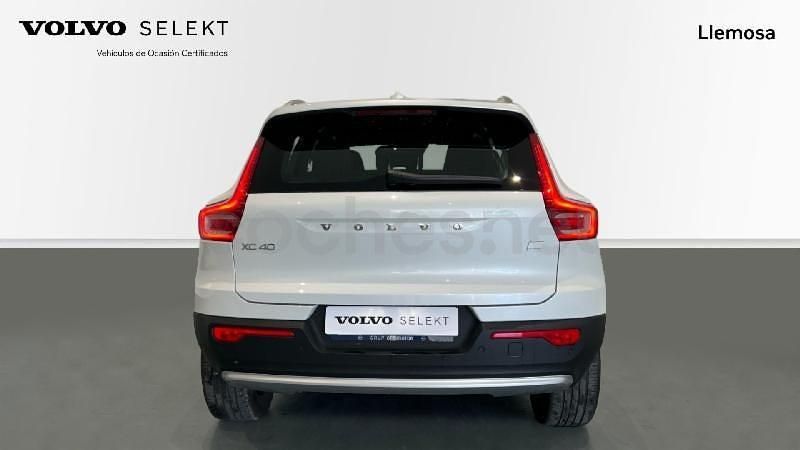 Usado Volvo XC40 Core 211 CV (155 kW) 2023 Blanco SUV
