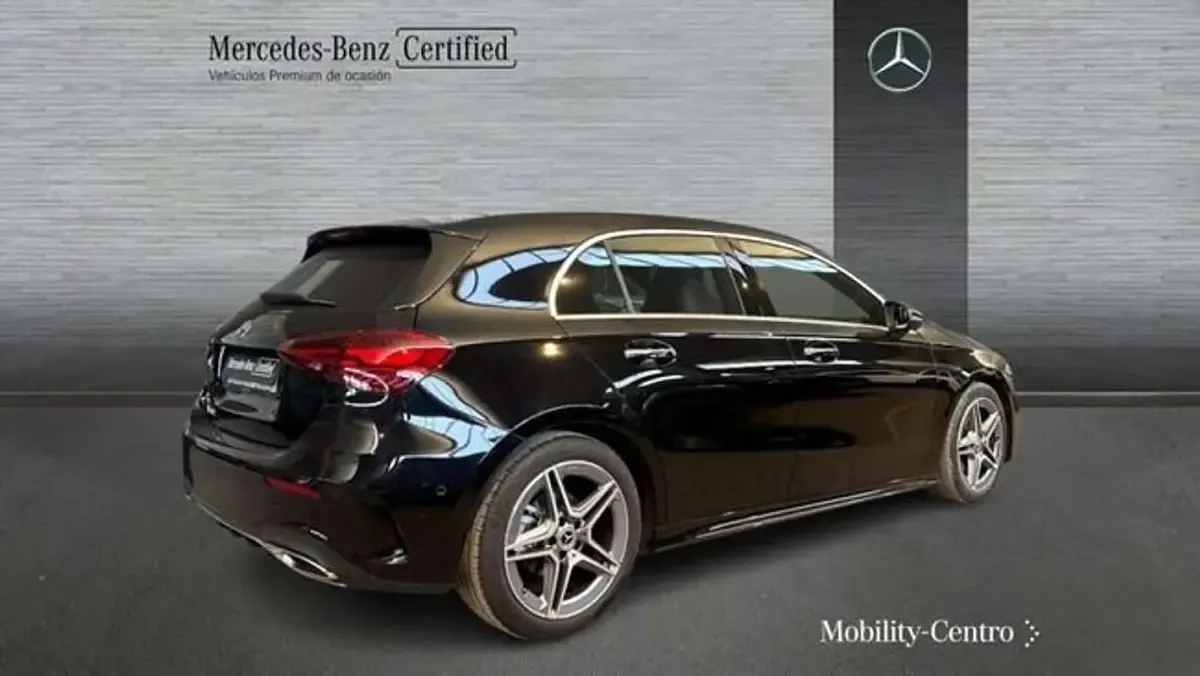 Usado Mercedes A180 109 CV (80 kW) 2024 Negro Utilitario