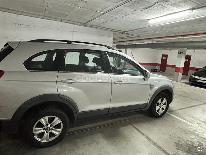 Usado Chevrolet Captiva LS 136 CV (100 kW) 2010 Gris / plata SUV