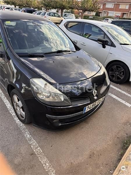 Negro Usado 2007 Renault Clio II Dynamique Berlina | 1800 € (Buen precio) - Imagen 1/4