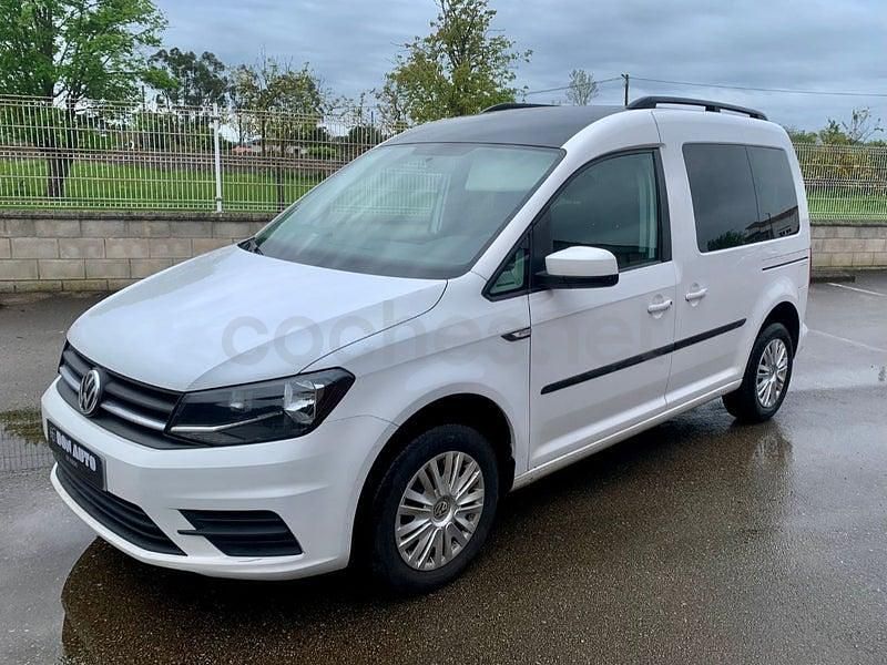 Usado VW Caddy Trendline 102 CV (75 kW) 2018 Blanco Monovolumen