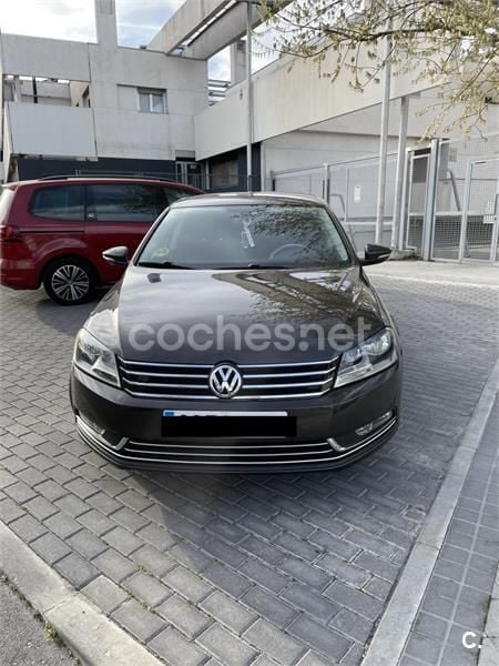 Usado VW Passat 105 CV (77 kW) 2014 Marrón Berlina