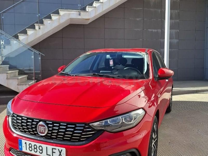 Usado Fiat Tipo Mirror 95 CV (69 kW) 2020 Granate Berlina