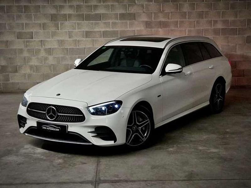 Usado Mercedes E300 313 CV (230 kW) 2021 Blanco Familiar
