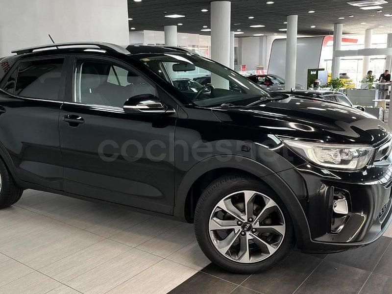 Usado Kia Stonic 120 CV (88 kW) 2018 Negro SUV