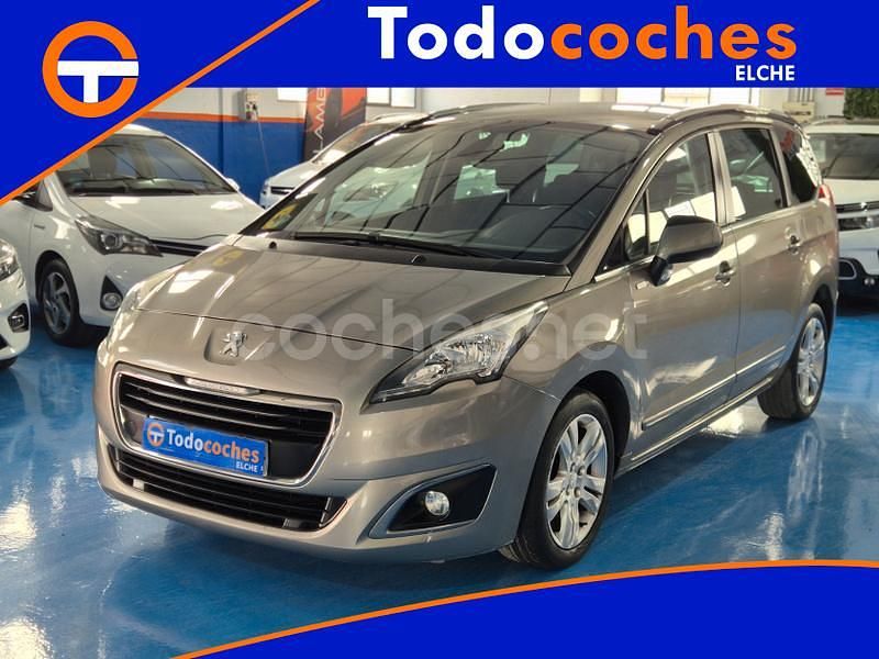 Beige Usado 2014 Peugeot 5008 Style Monovolumen | 8999 € (Precio justo) - Imagen 1/4